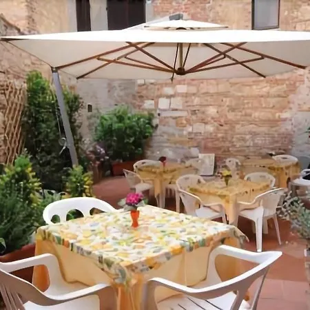 Duomo Hotel 3*